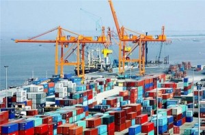 Tăng trưởng Việt Nam dễ bị ảnh hưởng bởi nhu cầu xuất khẩu giảm trong năm 2023